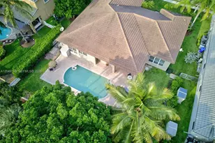 744 SW 159th Ln, Pembroke Pines, FL 33027 - Photo 37