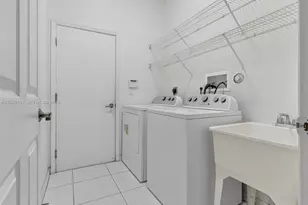744 SW 159th Ln, Pembroke Pines, FL 33027 - Photo 35