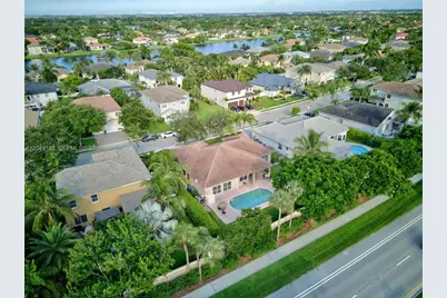 744 SW 159th Ln, Pembroke Pines, FL 33027 - Photo 41