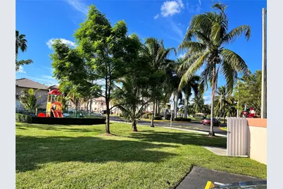 1261 SE 27th St #104, Homestead, FL 33035 - Photo 11