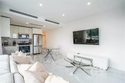 8425 Crespi Blvd #304, Miami Beach, FL 33141 - Photo 9