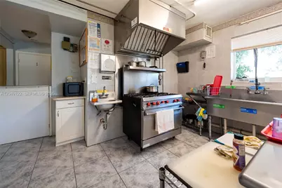 1930 Lincoln St, Hollywood, FL 33020 - Photo 3