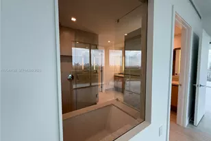 2411 Laguna Circle N, Miami, FL 33181 - Photo 61