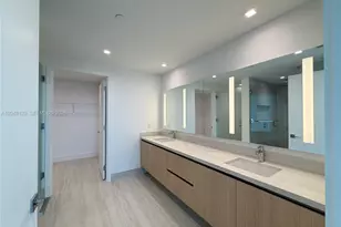 2411 Laguna Circle N, Miami, FL 33181 - Photo 59