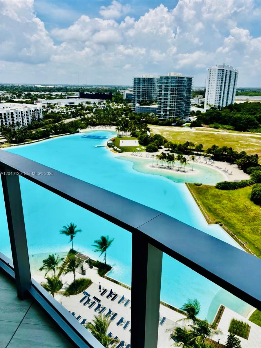 2411 Laguna Circle N #1411 - 2411 Laguna Circle N #1411, Miami, FL 33181 Luxury Property | Jose Angel Pina