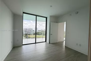 2411 Laguna Circle N, Miami, FL 33181 - Photo 53
