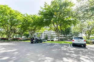 605 Oaks Dr, Pompano Beach, FL 33069 - Photo 29
