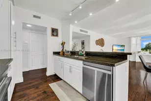 3800 Hillcrest Dr, Hollywood, FL 33021 - Photo 11