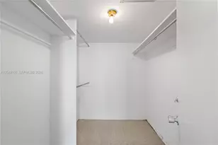 5005 Collins Ave, Miami Beach, FL 33140 - Photo 11