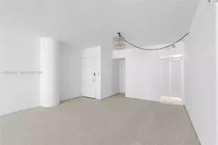 5005 Collins Ave, Miami Beach, FL 33140 - Photo 15