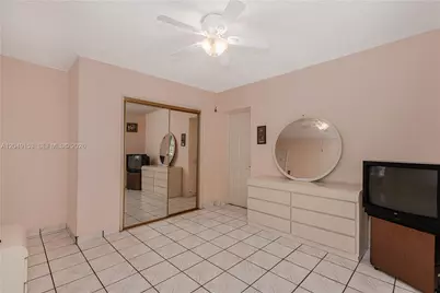 292 W 39th Pl, Hialeah, FL 33012 - Photo 25