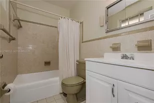 292 W 39th Pl, Hialeah, FL 33012 - Photo 21