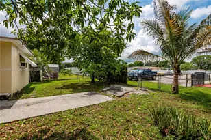 292 W 39th Pl, Hialeah, FL 33012 - Photo 35