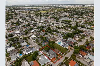 292 W 39th Pl, Hialeah, FL 33012 - Photo 39