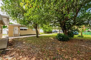 292 W 39th Pl, Hialeah, FL 33012 - Photo 31
