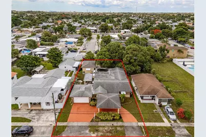 292 W 39th Pl, Hialeah, FL 33012 - Photo 3
