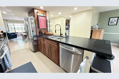 9492 NW 39th St, Sunrise, FL 33351 - Photo 7