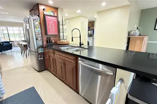 9492 NW 39th St, Sunrise, FL 33351 - Photo 7