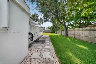 9828 NW 26th Ave, Miami, FL 33147 - Photo 33