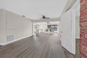 649 W Evanston Cir, Fort Lauderdale, FL 33312 - Photo 15