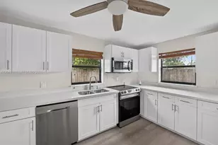 649 W Evanston Cir, Fort Lauderdale, FL 33312 - Photo 23