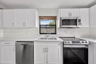 649 W Evanston Cir, Fort Lauderdale, FL 33312 - Photo 19