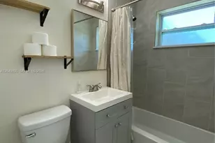 11121 SW 46th St, Miami, FL 33165 - Photo 9