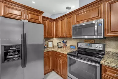 1108 E Jasmine Ln, North Lauderdale, FL 33068 - Photo 7