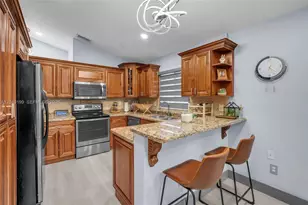 1108 E Jasmine Ln, North Lauderdale, FL 33068 - Photo 9