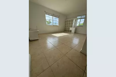 7130 Rue Versailles #6, Miami Beach, FL 33141 - Photo 3