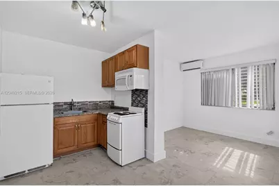 3205 NW 3rd St #3205, Miami, FL 33125 - Photo 5
