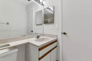 3454 Laurel Oaks Ln, Hollywood, FL 33021 - Photo 27