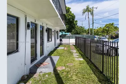 131 NE 77th St, Miami, FL 33138 - Photo 17