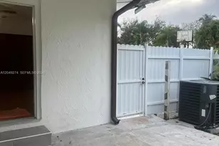 19301 SW 220th St, Miami, FL 33170 - Photo 11