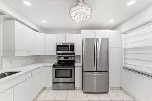 4301 Martinique Cir, Coconut Creek, FL 33066 - Photo 17