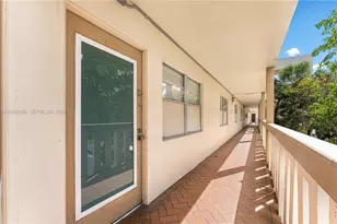 4301 Martinique Cir, Coconut Creek, FL 33066 - Photo 23