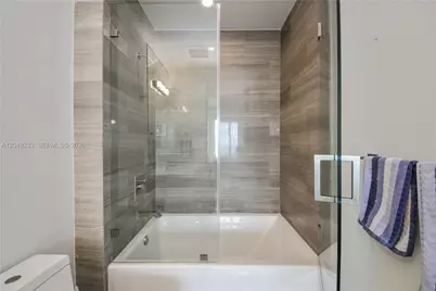 1300 Brickell Bay Dr #4102, Miami, FL 33131 - Photo 23