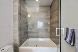 1300 Brickell Bay Dr, Miami, FL 33131 - Photo 23
