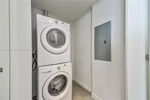 1300 Brickell Bay Dr, Miami, FL 33131 - Photo 13