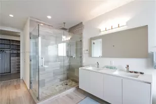1300 Brickell Bay Dr, Miami, FL 33131 - Photo 17