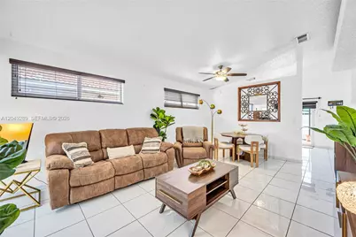 7256 W 34th Ln, Hialeah, FL 33018 - Photo 7