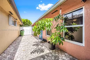 7256 W 34th Ln, Hialeah, FL 33018 - Photo 25