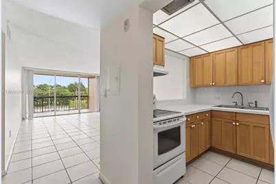 10425 SW 112th Ave #302, Miami, FL 33176 - Photo 1