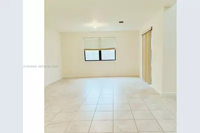 132 NE 24th Ave, Homestead, FL 33033 - Photo 5