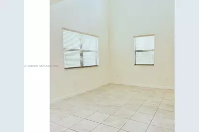 132 NE 24th Ave, Homestead, FL 33033 - Photo 5
