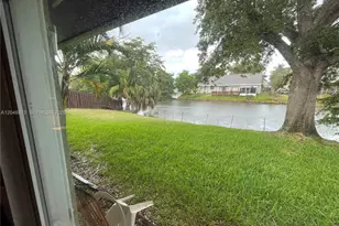 2811 Devonwood Ave, Miramar, FL 33025 - Photo 3