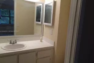 861 NE 207th Ln, Miami, FL 33179 - Photo 5