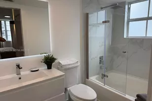 19555 E Country Club Dr, Aventura, FL 33180 - Photo 5