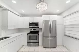 4301 Martinique Cir, Coconut Creek, FL 33066 - Photo 17