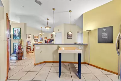 8220 Waterford Ln, Tamarac, FL 33321 - Photo 11